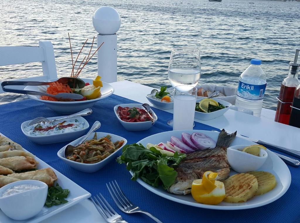 Fiko Hotel Golturkbuku Bagian luar foto
